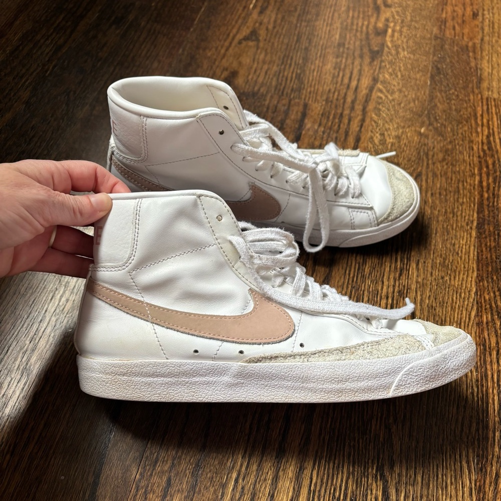 Nike Blazer Mid '77 shoes white & blush womens size 8.5